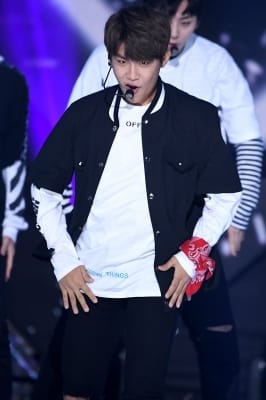  워너원 박우진, '누나들 심쿵하게 만드는 눈빛'