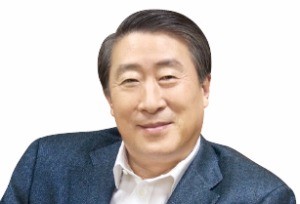 [CEO 탐구] 문규영 아주그룹 회장 "미래 준비?… 인재들 뛰어놀게 만들면 돼"