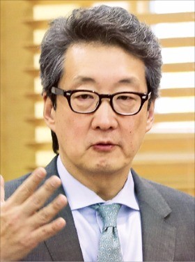 주한 미국대사로 내정된 빅터 차, 대북 포용정책 반대하는 '매파'