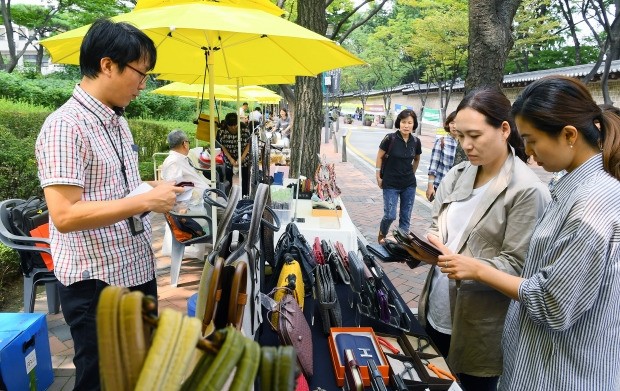 사회적경제장터 '덕수궁 페어샵' 재개장