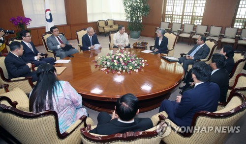 강경화 "새 정부, 아세안과의 전략동반자관계 특히 중시"