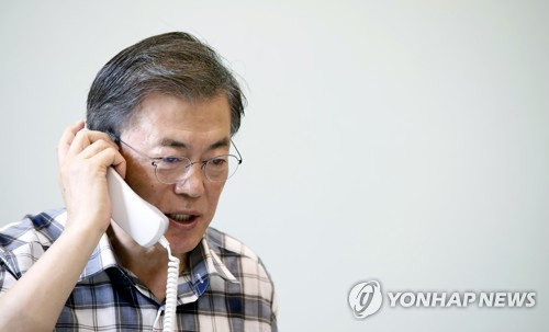 文대통령 "지금은 대화할 때 아냐…제재로 北견딜 수 없게 해야"