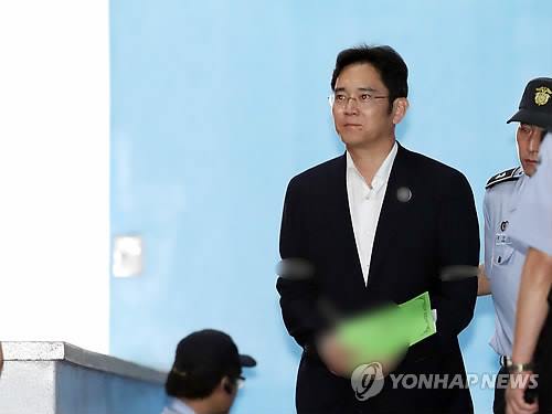 특검, '뇌물·재산도피' 이재용 징역 12년 구형… 25일 선고