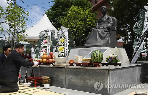 박근혜 탄핵 불똥… 육영수 추모제 갈등 재연 조짐