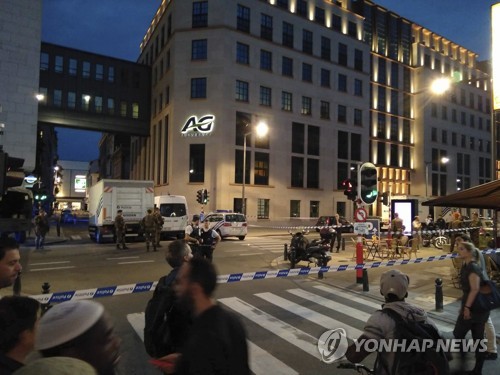 테러에 또 놀란 유럽…브뤼셀·런던서 각각 '흉기 테러'