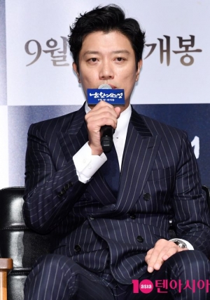 [TEN PHOTO]박희순 &#39;원작있는 시나리오 좋은 예다&#39;