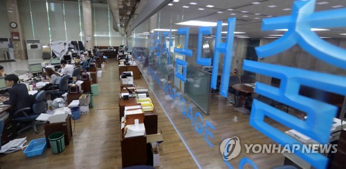 [닫히는 대출창구] 갈수록 돈줄 죄는 금융당국 "창구 예의 주시"