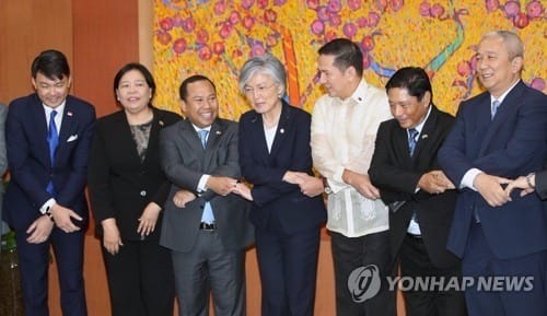 강경화 "새 정부, 아세안과의 전략동반자관계 특히 중시"