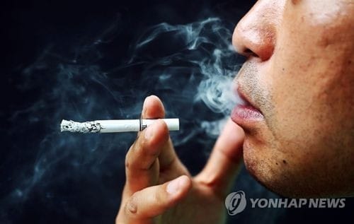 아파트 실내 흡연 신고 들어오면 경비원 출동한다