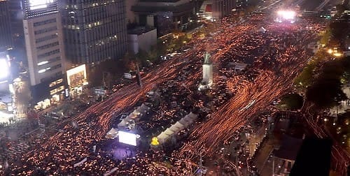 법원 "작년 촛불행진 금지통고한 경찰 처분 위법"