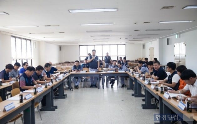 지난 8일 열린 한국GM 대책위 보고 및 현안 설명회 장면. (사진=한국GM지부)

