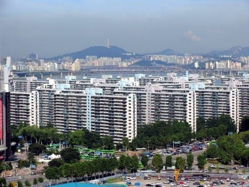 사진은 이달초 50층 재건축안이 사실상 통과된 서울 잠실주공5단지.