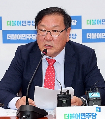 김태년 더불어민주당 정책위의장.