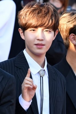  워너원 김재환, '심쿵 아이컨택~' (소리바다 어워즈)