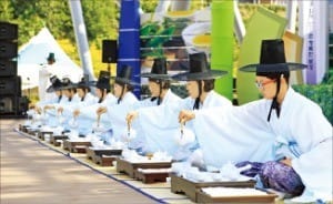 천년의 땅 보성서 피어난 '국내 최고의 차 축제'