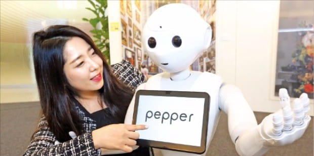 일본 AI로봇 페퍼, 내달 한국 온다