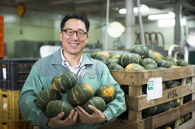 [한경·네이버 FARM] 분식집 요리사로 변신한 25년 유기농 학사농장 대표