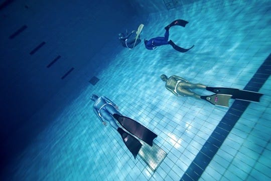 머맨 프리다이브 코리아에서 수중 프리다이빙 교육을 진행하고 있다. /머맨 프리다이브 코리아 제공