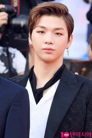 [TEN PHOTO] 워너원 강다니엘 &#39;마성의 눈빛&#39;