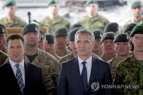 나토 사무총장 "북핵 위기 평화적 해법 지지"