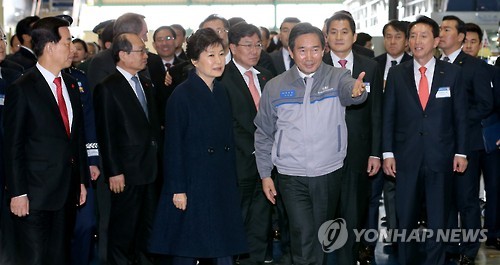 'KAI 경영비리 정점' 하성용 구속…검찰 수사 정관계로 뻗나