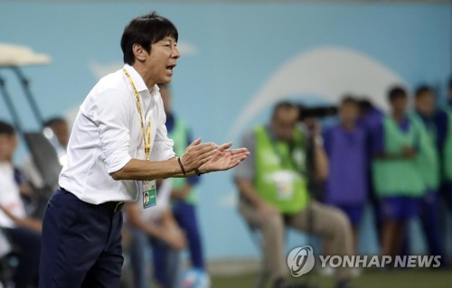 한국축구 미래를 짊어지고 싸운 신태용, 고독한 도전을 이겨냈다