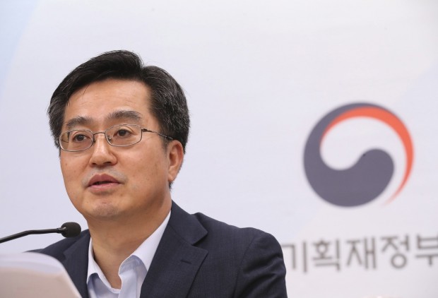 김동연 "통상임금 범위 명확히하는 근로기준법 개정 추진"