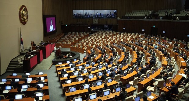 '장외투쟁' 한국당, 방통위·대검 항의방문… 안보상임위는 참석