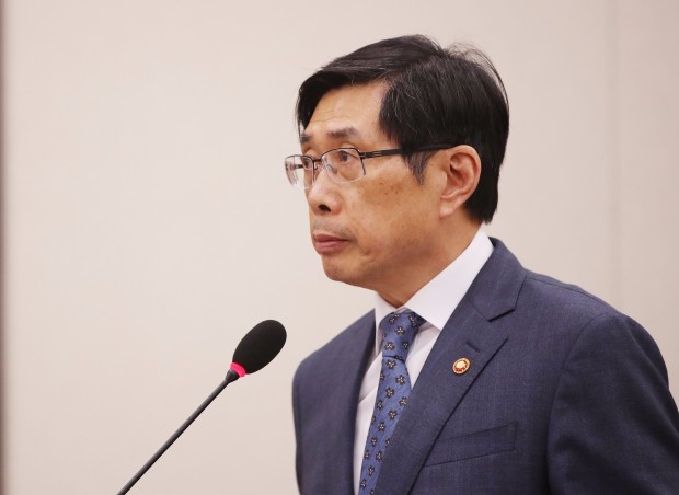박상기 법무 "5대 중대범죄·지역토착비리 엄단… 상시단속·구형상향"