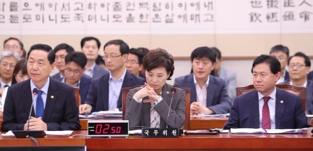 김현미 "민자고속道 요금 재정도로 수준으로 맞추려 연구"