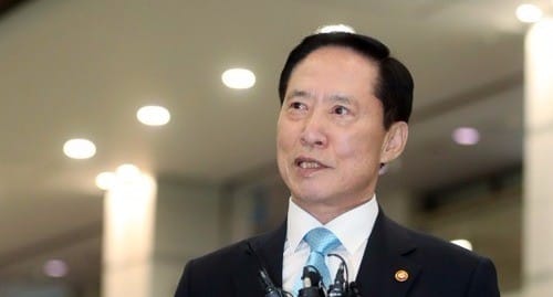 송영무 "전술핵 재배치 논의한 적 없어…확대보도된 것"