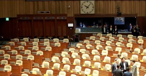 국회 파행 이틀째… 한국당 교섭단체 대표연설도 '보이콧'