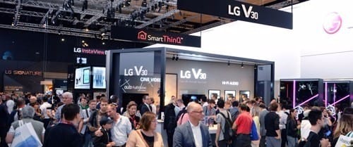 IFA 주인공 된 LG V30… IT매체들 잇달아 '최고제품' 선정