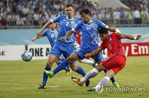 한국-우즈베크, 한번씩 골대 맞힌 전반전…득점 없이 전반 종료