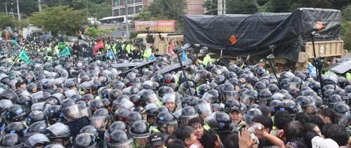 국방부 "사드 발사대 4기 임시배치 완료… 작전운용능력 구비"