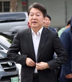 안철수 정치입문 5년… '철수정치'에서 '강철수' 변신 시도