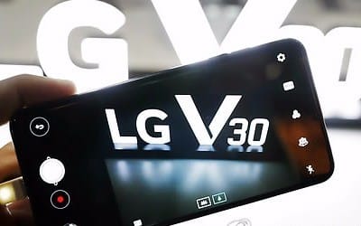 LG V30 10월 5일 미국 출시…픽셀2와 '쌍끌이 흥행' 노린다