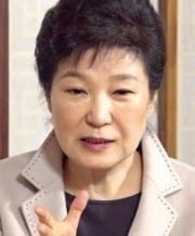 박근혜, 추가 구속이냐 석방이냐…오늘부터 법원 심리