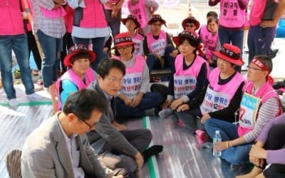 '교섭 재개, 총파업 예고' 투트랙 택한 학교비정규직
