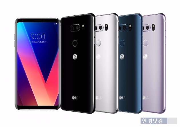 LG전자의 최신 프리미엄 스마트폰 'V30'. / 사진=LG전자 제공