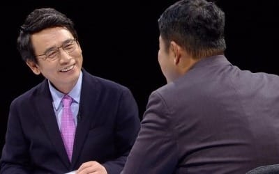 '썰전' 유시민, 박형준에게 "다스는 누구거냐?" 돌직구 날려