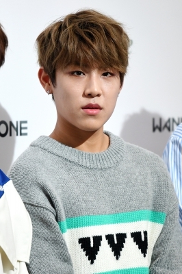  워너원 박우진, '카리스마 눈빛'