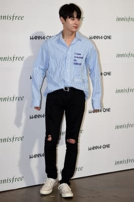  워너원 황민현, '어깨깡패라 불러다오~'