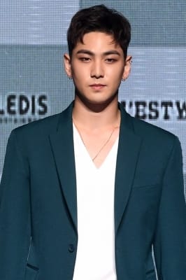 '컴백' 뉴이스트W 백호 "타이틀곡, 고향 제주도서 작업한 것"