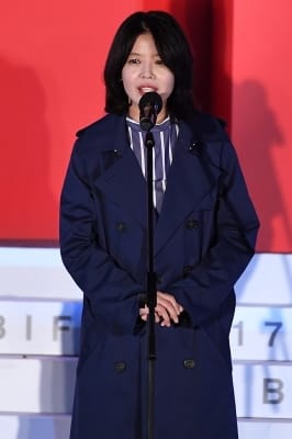  김여진, '만나서 반갑습니다~' (부산국제영화제)