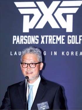 골프클럽 브랜드 PXG의 한국 공식 수입사인 카네의 신재호 회장이 지난해 6월 서울 광장동 그랜드워커힐호텔에서 열린 PXG 론칭 행사에서 인사말을 하고 있다. 카네 제공 
