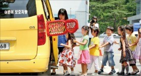 [경찰팀 리포트] 판사부부도 굴욕… '차량 내 아동 방치 = 범죄' 인식 확산돼야