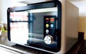 미국 준사의 인텔리전트 오븐. 식재료 조리 방법을 알려준다.
