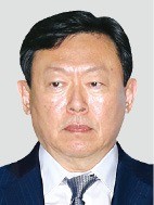 검찰, 신동빈 징역 10년 이례적 중형 구형