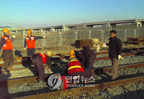 "철도 유지보수, 인력 의존 높아…비효율·안전 우려"